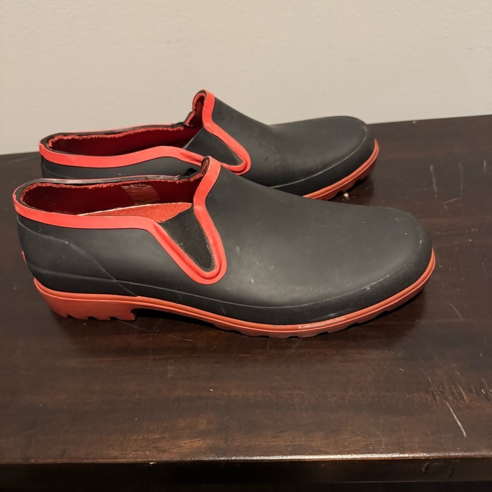 Cougar Black and Red Ankle Boots